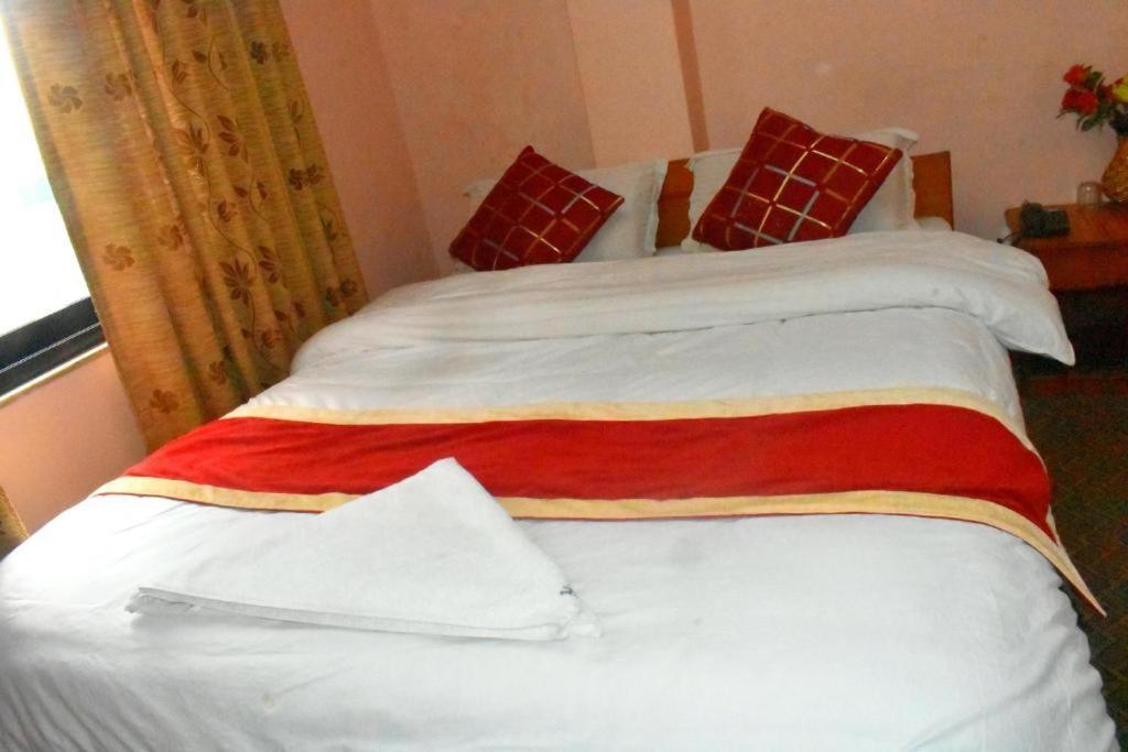 Festoon Hotel Pvt. Ltd. Kathmandu Buitenkant foto